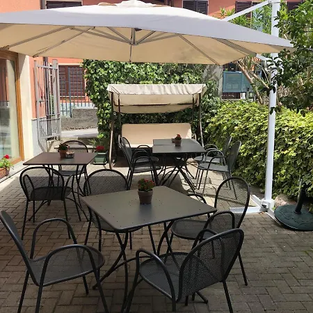 Отель Hotel Villa Colico Колико