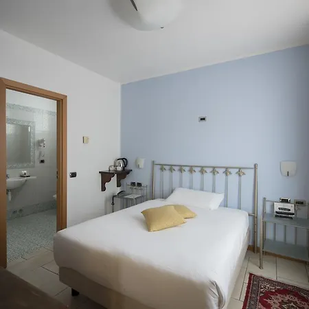 Отель Hotel Villa Colico 3*