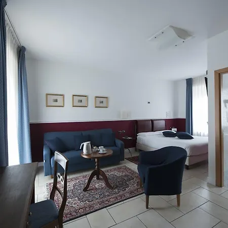 Hotel Villa Colico Колико