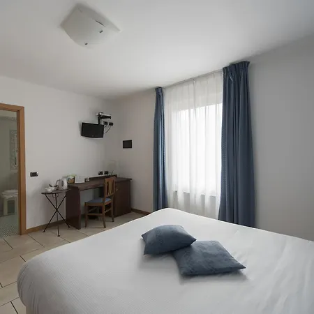 Отель Hotel Villa Colico Колико