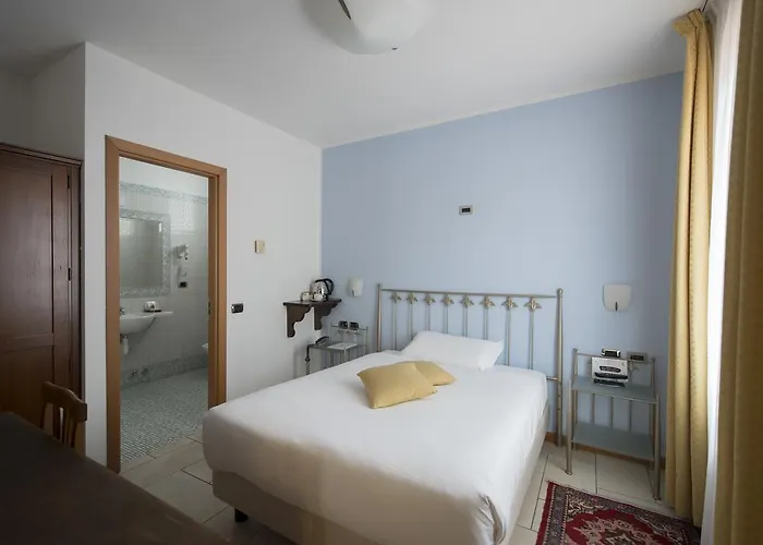 فندق Hotel Villa Colico 3*