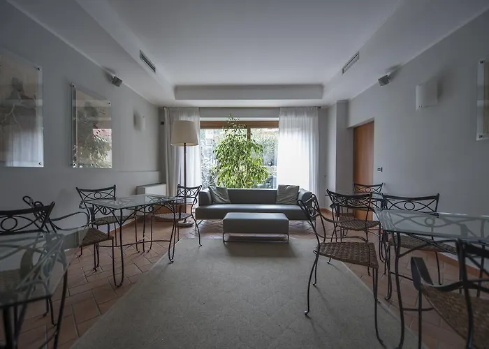 Hotel Villa Colico فندق كوليكو