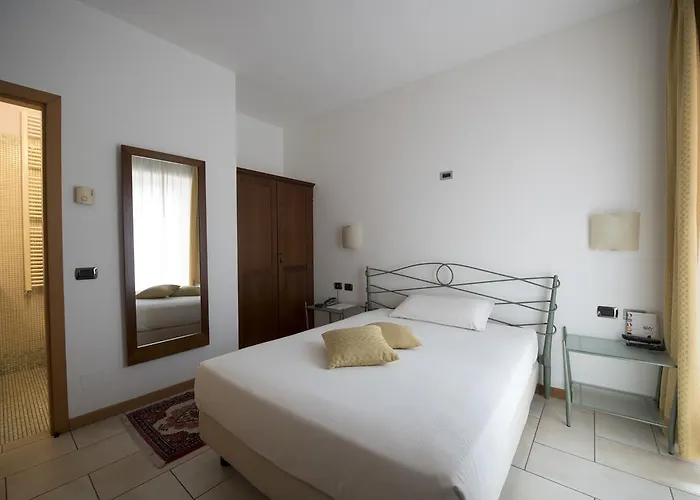 فندق Hotel Villa Colico 3*
