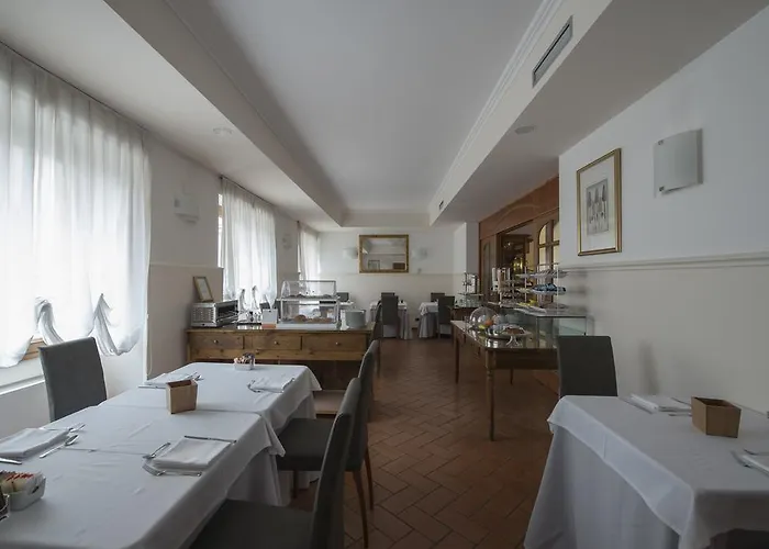 فندق Hotel Villa Colico 3*