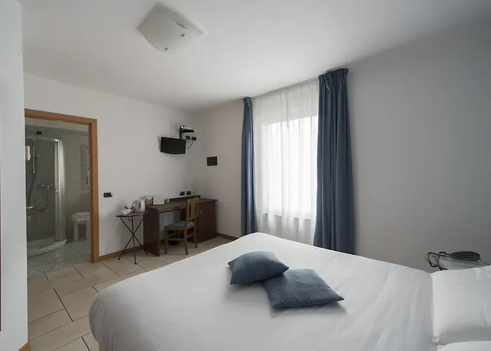 فندق Hotel Villa Colico كوليكو