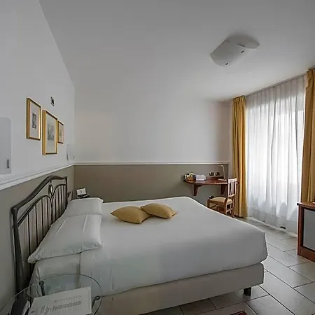 호텔 Hotel Villa Colico 콜리코