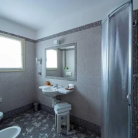 호텔 Hotel Villa Colico 콜리코