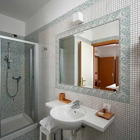 Hotel Villa Colico 호텔 3*
