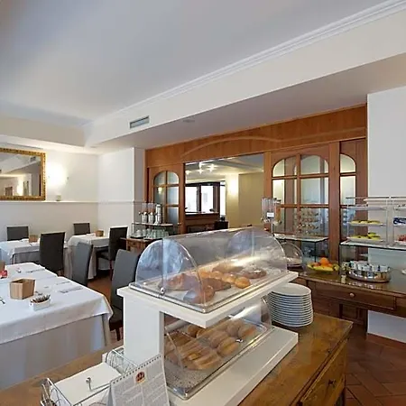 호텔 Hotel Villa Colico