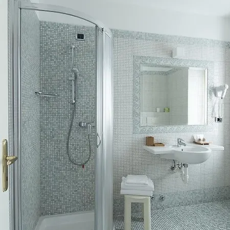 Hotel Villa Colico 콜리코